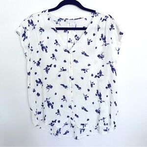 Liz Claiborne Blue and White Floral Cap Sleeve Blouse